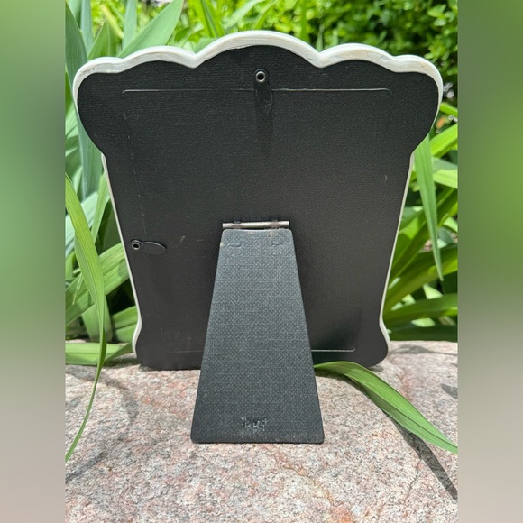 Fetco Ceramic White Ornate Picture Frame with Elegant Accents - Picture 5 of 7